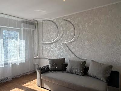квартира за адресою Софії Русової вул., 7