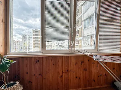 квартира за адресою Анни Ахматової вул., 4