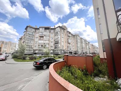 квартира за адресою Метрологічна вул., 52А