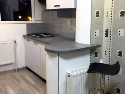 квартира за адресою Михайла Максимовича вул. (Онуфрія Трутенка), 7А