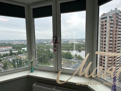 квартира за адресою Героїв полку 