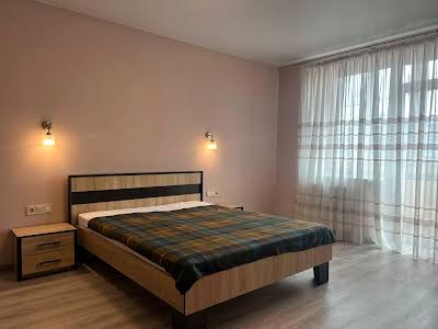 квартира за адресою Братів Міхновських вул. (), 32б