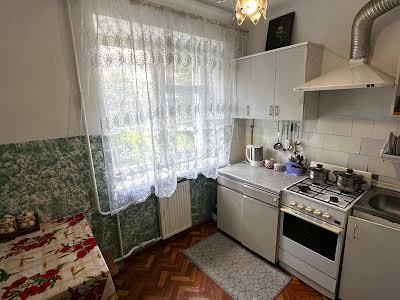квартира по адресу Украинской Победы ул. (Академіка Сахарова), 27