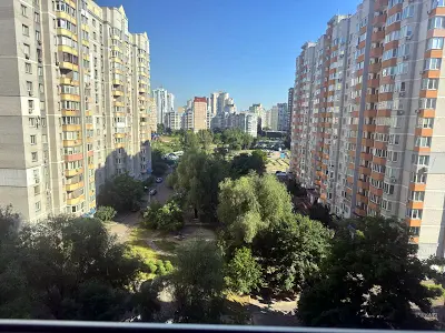 квартира за адресою Анни Ахматової вул., 35