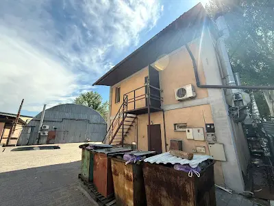 комерційна за адресою Універсальна вул., 6
