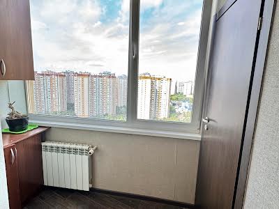 квартира за адресою Дніпровська набережна вул., 19-В