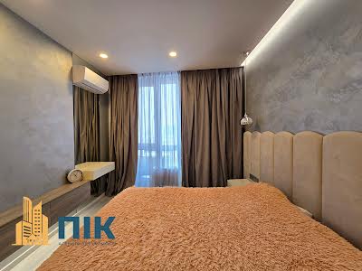 квартира за адресою Зарічна вул., 4/2