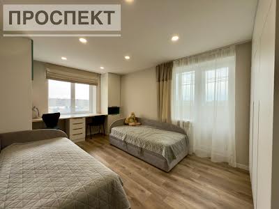 квартира за адресою Михайла Лушпи просп., 2/2