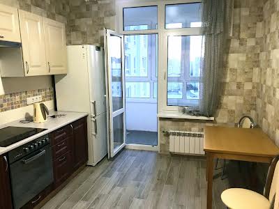 квартира за адресою Драгоманова вул., 10