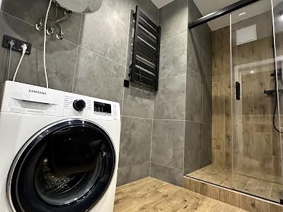 квартира за адресою Дніпровська набережна вул., 18-А