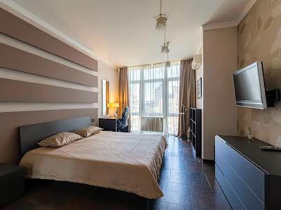 квартира за адресою Дмитрівська вул., 82