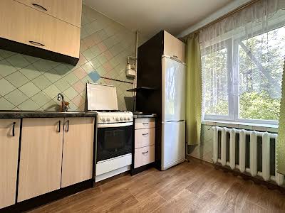 квартира за адресою Героїв просп., 4