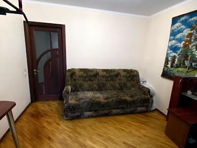 квартира за адресою Львівська вул. (Пермська), 6