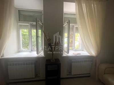 квартира за адресою Шовковична вул., 18