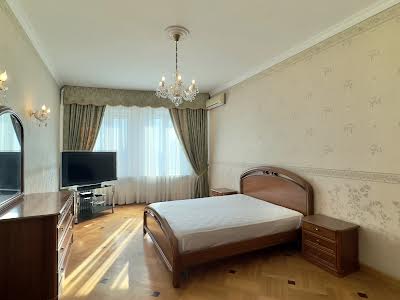квартира за адресою Дмитрівська вул., 13а