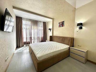 квартира за адресою Регенераторна вул., 4