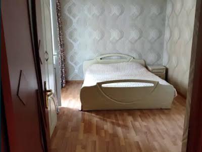 квартира за адресою Осіння вул., 33