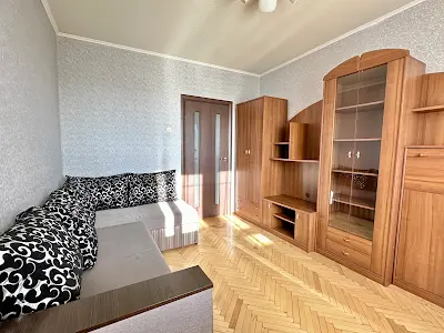 квартира за адресою Академіка Глушкова просп., 49