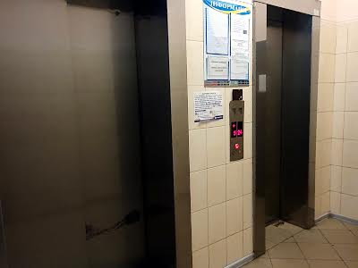 квартира за адресою Анни Ахматової вул., 32/18