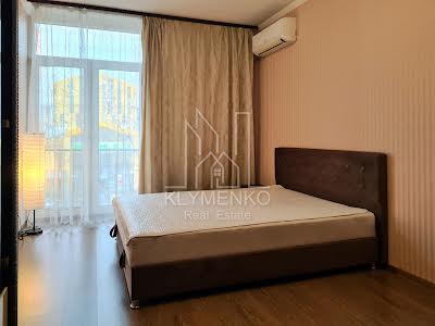 квартира за адресою Регенераторна вул., 4