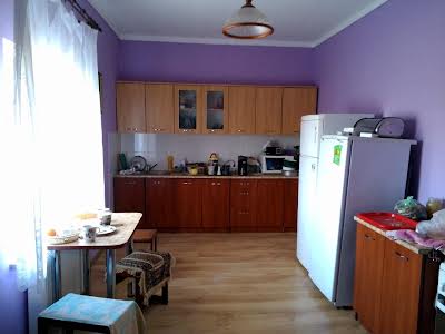 будинок за адресою Івасюка, 77