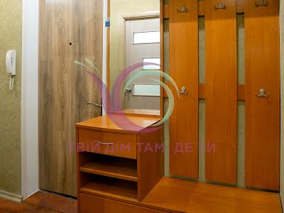 квартира за адресою Івасюка, 30