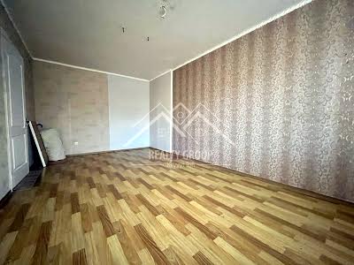 квартира за адресою Перлинна вул., 8Б