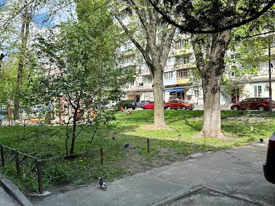 квартира за адресою Київ, Ромена Роллана бульв., 13а