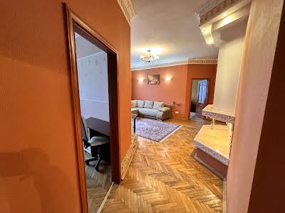 квартира за адресою Степана Бандери вул. (), 5