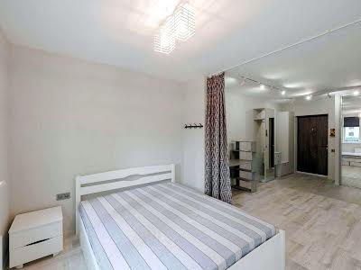 квартира за адресою Михайла Максимовича вул. (Онуфрія Трутенка), 32б
