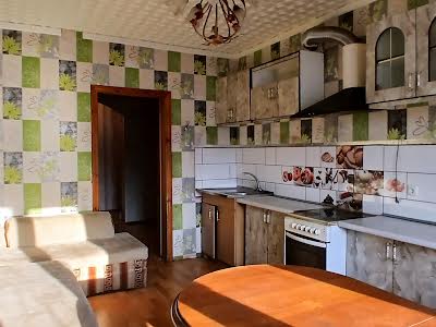 квартира за адресою Драгоманова, 1Е