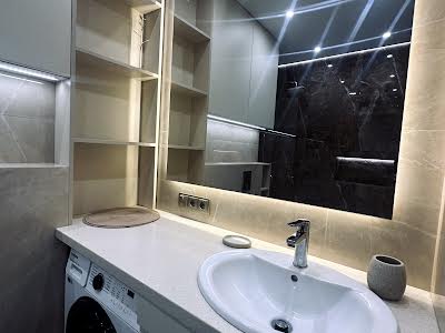 квартира за адресою Залізнична вул., 9