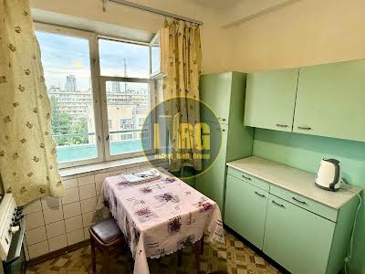 квартира за адресою Амвросія Бучми бульв., 5/1