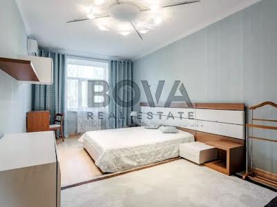квартира за адресою Кропивницького вул., 8