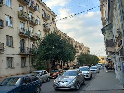 квартира за адресою Поштова вул. (Олександра Худякова), 3