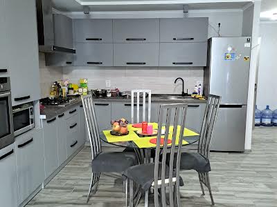 квартира за адресою Злуки просп., 5А