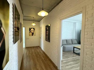 квартира за адресою Анни Ахматової вул., 22