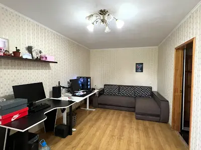 квартира за адресою Автозаводська вул., 17