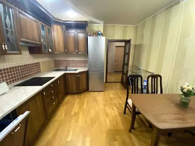 квартира за адресою Анни Ахматової вул., 35-А