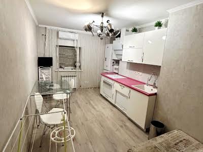 квартира за адресою Боголюбова вул., 6
