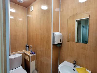 комерційна за адресою Жуковського вул., 68