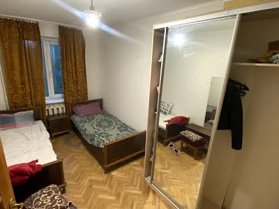 квартира за адресою Романа Шухевича просп. (Генерала Ватутіна), 26-Б