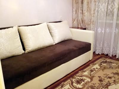 квартира за адресою Верховинна вул., 3