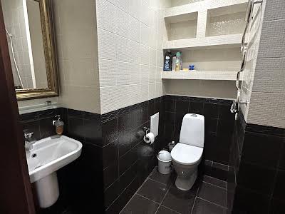 квартира за адресою Ахматова, 30
