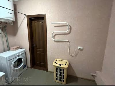 квартира за адресою Софії Русової вул., 3