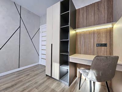 квартира за адресою Співдружності вул., 7