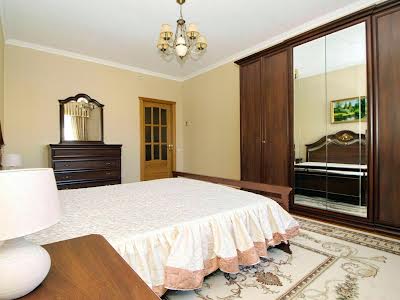 квартира за адресою Старонаводницька вул., 13