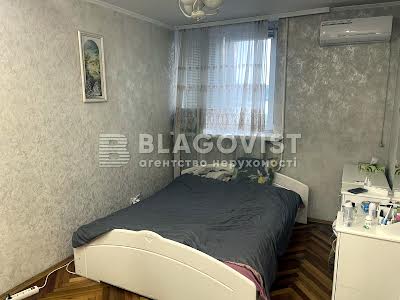 квартира за адресою Дніпровська набережна вул., 3