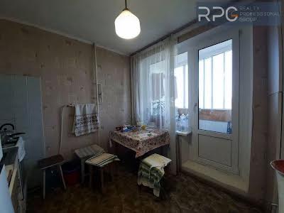 квартира за адресою Романа Ратушного вул. (Волгоградська), 17
