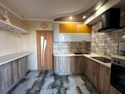 квартира за адресою Срібнокільська вул., 8
